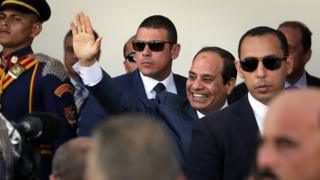 M. Sissi dirige l'Egypte d'une main de fer après avoir été élu suite à la destitution du président islamiste Mohamed Morsi en 2013.