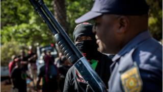 es banlieues pauvres de Cape Flats sont depuis longtemps le théâtre d'affrontements sanglants entre gangs rivaux qui se disputent les revenus du trafic de drogue.
