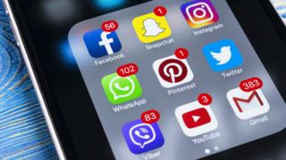 Приложения для социальных сетей на телефоне