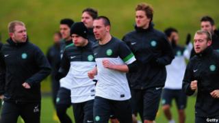 Le Celtic remporte son troisième derby de la saison face aux Rangers.