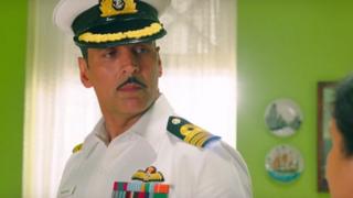 Akshay Kumar sanye da kakinsa a fim din Rustom