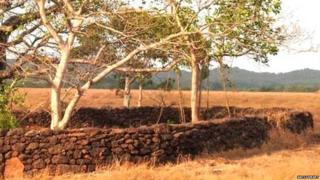 घुमडे गावात आढळलेले माहापाषाणीय संस्कृतीतले शिळावर्तुळ