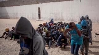 Kungiyar tarayyar Afrika ta ce za ta kwashe kimanin 'yan Afrika dake cirani 15,000 daga Libya kafin karshen 2017
