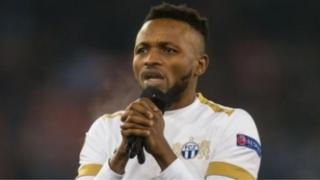 Des supporters en colère attaquent la maison d'un footballeur en Sierra Leone