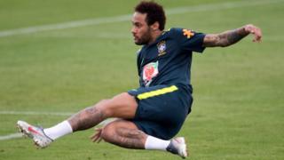Neymar shooting