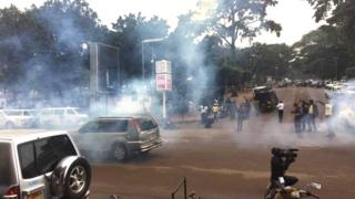 Abantu babiri batawe mu yombi muri iyi myigaragambyo yari yiganjemo urubyiruko