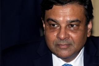 Управляющий Резервного банка Индии (RBI) Урджит Патель прибыл на пресс-конференцию после обзора денежно-кредитной политики в Мумбаи, Индия, 5 октября 2018 года. REUTERS
