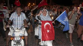 Marmaris'te darbe karşıtı gösteri