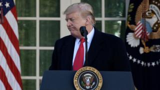 Perezida Trump yari yasezeranyije ko azanga ingengo y'imari iyo ari yo yose keretse ibaye ikubiyemo amafaranga yo kubaka urukuta ku mupaka na Mexico