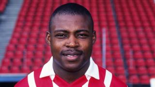 Kalusha Bwalya dit être "surpris et attristé" par la décision prise à son encontre par la Fifa.