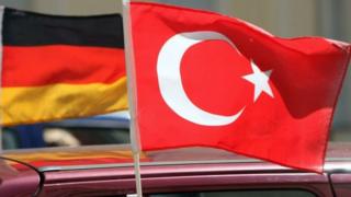 Türkiye ve Almanya bayrakları