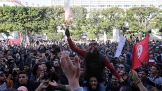 La Tunisie a célébré dimanche l'anniversaire de sa révolution sous le signe de la contestation.
