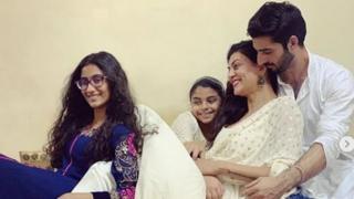 रोहमन शॉल, सुष्मिता सेन अपनी दो बच्चियों के साथ