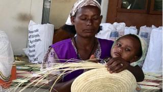 ማማይ ሒዘን ኣብ ስራሕ ዝወፈራ ኣደ
