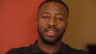 Abdoulaye Gackou, jeune entrepreneur malien, rêve éclairer l'Afrique grâce à l'énergie solaire.