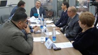 Эксперттер кыргыз паспортунун тегерегиндеги маселелерди талкуулашты