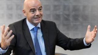 Madaxa xidhiidhka caalamiga ah ee kubadda cagta Fifa, Gianni Infantino.