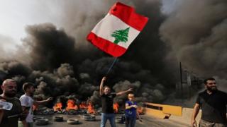 هل يمكن أن تحمل الأزمة الحالية في لبنان فرصة جديدة أم أنها أقرب لانتكاسة؟