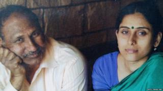 प्रोफेसर मटुकनाथ और उनकी प्रेमिका जूली की तस्वीर