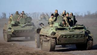 військові