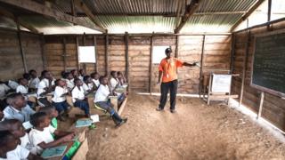 En 2016, plus de 922 000 personnes ont du quitter leurs maisons à cause des conflits et des catastrophes naturelles.
