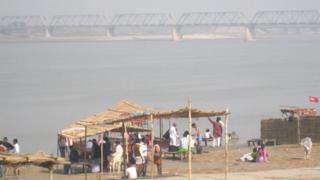 এই সরযূ নদীর কূলেই নির্মিত হবে রামচন্দ্রের মূর্তি।
