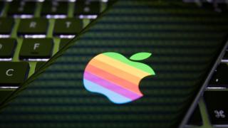Телефон Apple