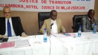 Kuva i bubamfu, Prof Stef Vandeginste, Monseigneur Jean Louis Nahimana, Laurent Nzosaba umwigisha w'ivy'amategeko kuri kaminuza y'u Burundi