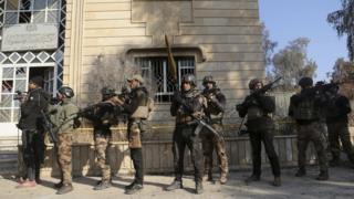 Abasirikare ba Irake bateye intambwe mu kwirukana Islamic State mu muji wa Mosul