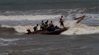 ফণী ভারতের উড়িষ্যায় আঘাত হেনে পশ্চিমবঙ্গের দিকে যাচ্ছে, রাতে আঘাত হানবে বাংলাদেশের উপকূলে