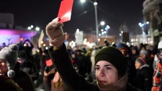 протестующие