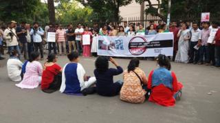 দুই বিশ্ববিদ্যালয় ছাত্রীর ধর্ষণের প্রতিবাদে শাহবাগে প্রতিবাদ সমাবেশ