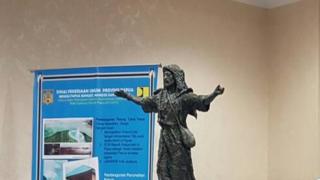 patung yesus papua