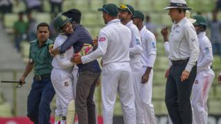 মুশফিক, দর্শক, নিরাপত্তা, পুলিশ