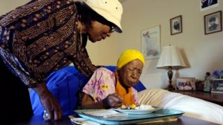 Susannah Mushatt Jones, eating breakfast in Brooklyn, NÉE, on 22 June 2015