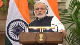 सरकार आता तुमचं आमचं संपूर्ण संभाषण ऐकत-पाहत आहे का?