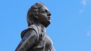 Estatua de Policarpa Salavarrieta en Bogotá.