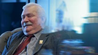 Ông Lech Walesa sau thắng cử làm Tổng thống dân chủ đầu tiên của Ba Lan trong thập niên 1990