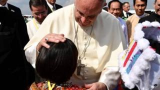 මියන්මාරයට පැමිණි පළමු පාප්වහන්සේ බවට පත්වෙමින් ශුද්ධෝත්තම ෆ්රාන්සිස් පාප්වහන්සේ එහි පැමිණෙති.
