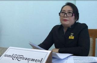 ဒက္ခိဏခရိုင်တရားရုံး တရားရုံးသတင်းပြန်ကြားရေး အရာရှိ ဒေါ်ဖြူဝင်းလတ်