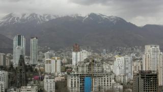 در تهران قیمت هر متر مربع واحد مسکونی معامله شده در آذر ماه امسال ۴ میلیون و ۴۳۰ هزار تومان بوده است