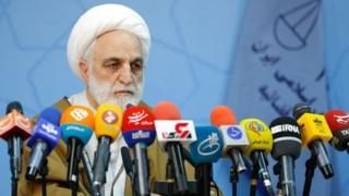 غلامحسین محسنیاژهای
