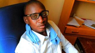 Kebba Jeffang, un journaliste du quotidien "Foroyaa" agressé en mars dernier par des supporteurs d'Adama Barrow