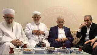 Binali Yıldırım İsmailağa Camii'ni ziyaret etti
