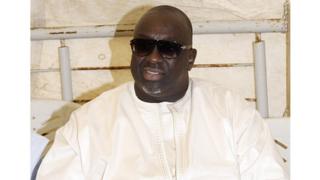 Massata Diack est aussi accusé par la presse française d'avoir reçu des pots de vin du Qatar.