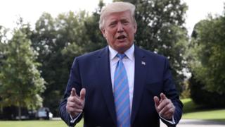 El presidente de los Estados Unidos, Donald Trump, habla con los periodistas sobre el jardín sur de la Casa Blanca