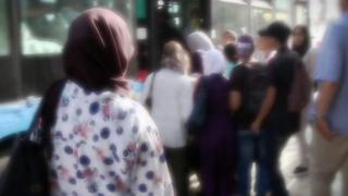 ناشطة تطالب بالاخصاء كعقوبة