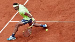 Nadal décroche un 12ème sacre historique à Roland-Garros.