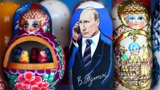 Матрешка с изображением Путина