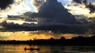 A view of the Northern Peruvian Amazon River (06/2007)